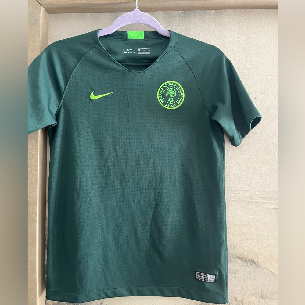 Nike boys authentic Nigeria Football jersey. Size large